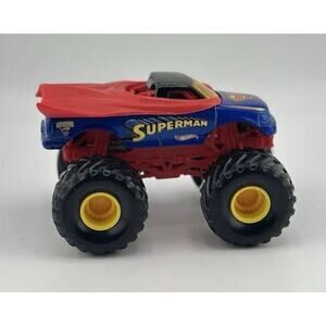 Hot Wheels Monster Jam Superman Monster Truck 1:64 SCALE w/ Cape DC Comics 4x4